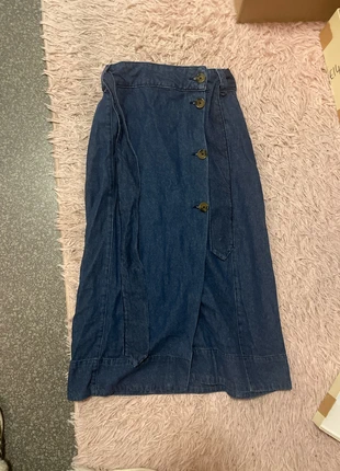 Jupe jean La Redoute Collections, marque: La Redoute, état: Neuf sans étiquette, taille: M / 38 / 10, 8,00 €, 9,10 € Protection acheteurs incluse