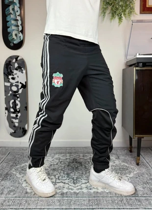 Jogging Adidas Liverpool taille S Homme Noir Années 2000 Trackpants Rare, marque: adidas, état: Très bon état, taille: S, 28,00 €, 30,10 € Protection acheteurs (Pro) incluse