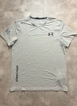 Tee shirt compressing shirt under armour réfléchissant gris, marque: Under Armour, état: Très bon état, taille: M, 23,00 €, 24,85 € Protection acheteurs incluse