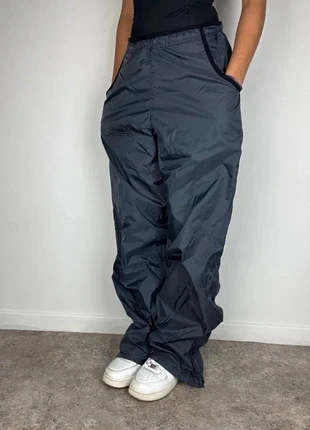 Jogging large Nike gris/noir vintage nrg trackpant baggy track pant large femme homme, marque: Nike, état: Très bon état, taille: L / 40 / 12, 24,00 €, 25,90 € Protection acheteurs incluse