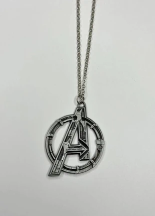 Collier Avengers logo A métal argenté homme femme geek Marvel cosplay cadeau, brand: Avengers, condizioni: Ottime, €7.99, €9.09 include la Protezione acquisti Pro
