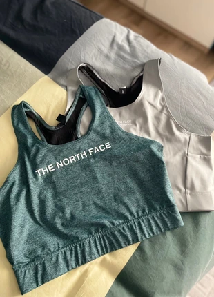 Lot de Brassières de sport Nike et The North Face, marque: Nike, état: Neuf sans étiquette, taille: L, 20,00 €, 21,70 € Protection acheteurs incluse