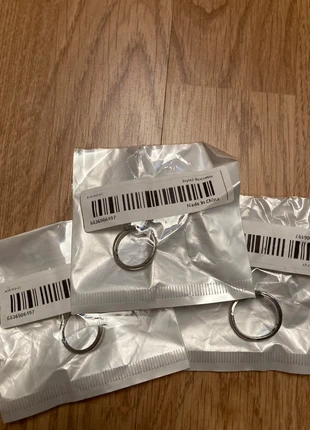 Lot de 4 bagues fantaisies neuves emballées taille unique et adaptable, marque: Unique, état: Neuf avec étiquette, taille: Ajustable, 4,99 €, 5,94 € Protection acheteurs incluse