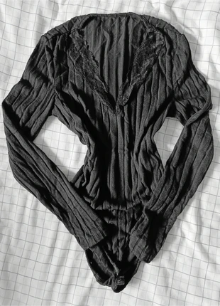 Striped and lace longsleeve (L), merk: Alternative, staat: Heel goed, maat: L / 40 / 12, € 12,99, € 14,34 inclusief Kopersbescherming Pro