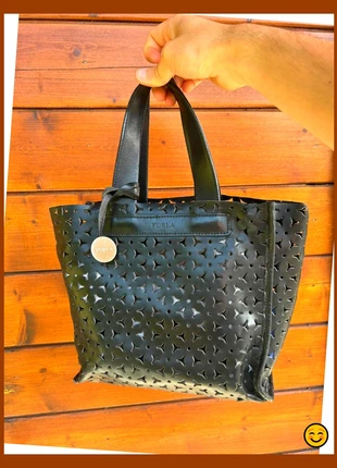 Sac à main Furla noir en cuir à motif, marke: Furla, zustand: Sehr gut, 42,00 €, 44,80 € beinhaltet Vinted-Käuferschutz Pro