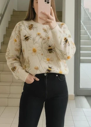 Pull beige brodé abeilles et fleurs – Taille S, marke: Abailla, zustand: Sehr gut, größe: S / 36 / 8, 34,50 €, 36,93 € inklusive Vinted-Käuferschutz