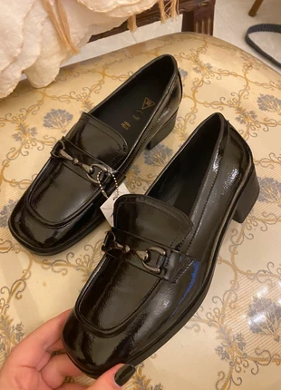 Scarpa donna lucida black comoda numero 39, marke: MaryJane Claverol, zustand: Sehr gut, größe: 39, 12,00 €, 13,30 € beinhaltet Vinted-Käuferschutz Pro