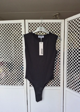 Gimme zwarte body – nieuw met kaartje, marque: gimme, état: Neuf avec étiquette, taille: M / 38 / 10, 14,95 €, 16,40 € Protection acheteurs (Pro) incluse