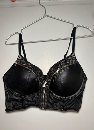 Black Faux-Leather & Lace Zip Bustier, marque: Rave, état: Très bon état, taille: M, 15,00 €, 16,45 € Protection acheteurs incluse
