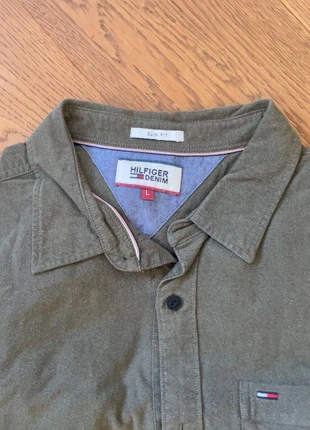 Chemise verte Tommy Hilfiger, merk: Tommy Hilfiger, staat: Heel goed, maat: L, € 10,00, € 11,20 inclusief Kopersbescherming