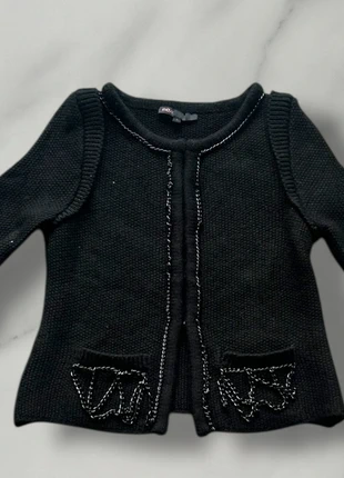 Magnifique cardigan noir Maje à crochet avec chaîne pendante, merk: Maje, staat: Heel goed, maat: S / 36 / 8, € 59,90, € 63,60 inclusief Kopersbescherming Pro