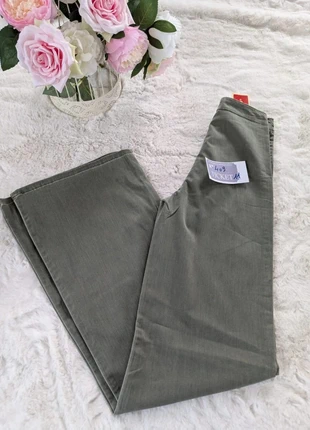 Pantalon femme évasé marque Cardellino tailleW 26/ 32 fr couleur kaki, marque: Cardellino, état: Très bon état, taille: XXS / 32 / 4, 18,99 €, 20,64 € Protection acheteurs (Pro) incluse