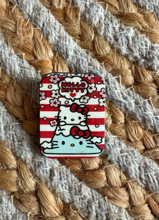 Pins Hello Kitty 🐱🎀, marque: Hello Kitty, état: Très bon état, 4,00 €, 4,90 € Protection acheteurs (Pro) incluse