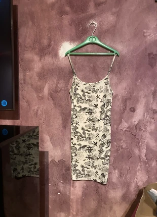 Très jolie robe taille M, marque: Bershka, état: Neuf sans étiquette, taille: M / 38 / 10, 8,00 €, 9,10 € Protection acheteurs incluse