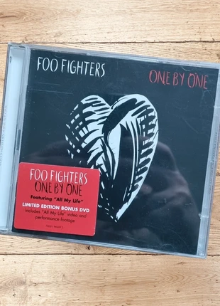 Foo Fighters One by One CD + Bonus DVD Limited Edition 2002, staat: Goed, € 4,99, € 5,94 inclusief Kopersbescherming