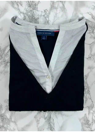 Pull/Chemise Tommy Hilfiger Noir / Col chemise / Logo brodé / Taille M Femme, marke: Tommy Hilfiger, zustand: Sehr gut, größe: M / 38 / 10, 23,00 €, 24,85 € inklusive Vinted-Käuferschutz