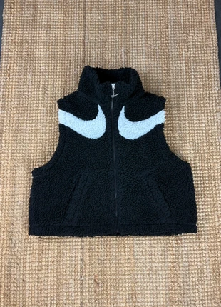 Veste Polaire Sans Manches, Gilet Nike Sportswear Double Swoosh Sherpa Women’s Fleece Vest Taille M, merk: Nike, staat: Heel goed, maat: M / 38 / 10, € 70,00, € 74,20 inclusief Kopersbescherming Pro
