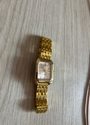 Montre dorée et blanche, marque: Quartz, état: Neuf sans étiquette, taille: Taille unique, 7,00 €, 8,05 € Protection acheteurs incluse