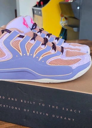 KD 18 Nike, marque: Nike, état: Très bon état, taille: 44, 80,00 €, 84,70 € Protection acheteurs incluse