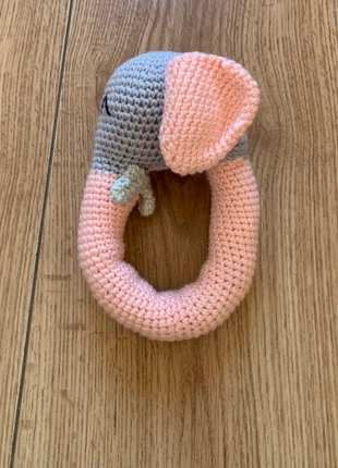 Hochet gis et rose éléphant en laine, marke: Fait Main, zustand: Sehr gut, größe: 1-3 Monate / 56, 5,00 €, 5,95 € inklusive Vinted-Käuferschutz