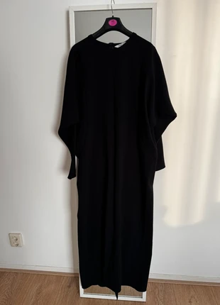 Zwarte elegante lange jurk van Zara, merk: Zara, staat: Nieuw zonder prijskaartje, maat: L / 40 / 12, € 15,00, € 16,45 inclusief Kopersbescherming