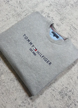 🩶 Sweat Tommy Hilfiger Gris Logo Brodé L Vintage Old Money Preppy, brand: Tommy Hilfiger, condizioni: Ottime, taglia: L, €44.95, €47.90 include la Protezione acquisti Pro