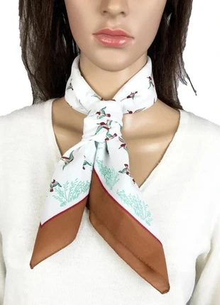 Foulard carré blanc et marron motif oiseaux femme - Ted lapidus, marca: Ted Lapidus, estado: Bueno, 8,00 €, 9,10 € Protección al comprador incluida