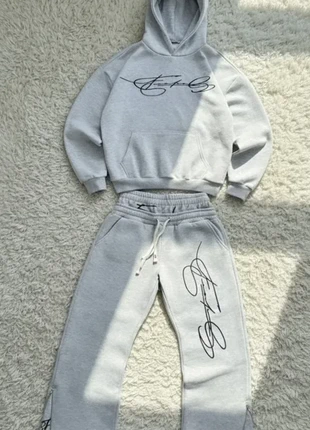 Ensemble jogging gris signature style y2k, merk: y2k, staat: Heel goed, maat: M, € 65,00, € 68,95 inclusief Kopersbescherming