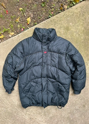 Streetwear Nike 2000s vintage black down jacket, marke: Nike, zustand: Sehr gut, größe: L, 45,00 €, 47,95 € inklusive Vinted-Käuferschutz
