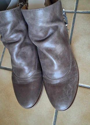 Bottines Geox taupe taille 37-38, marque: Geox, état: Très bon état, taille: 38, 20,00 €, 21,70 € Protection acheteurs incluse