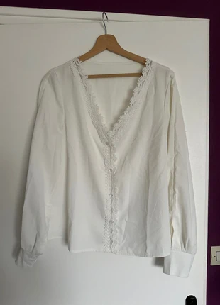 Haut blanc shein, merk: Shein, staat: Nieuw zonder prijskaartje, maat: L / 40 / 12, € 5,00, € 5,95 inclusief Kopersbescherming