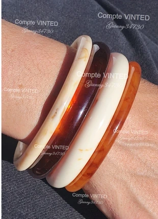 Lot de 4 bracelets Jonc résine 3 couleurs Femme Tendance 2025, marque: Tendance, état: Neuf sans étiquette, 18,00 €, 19,60 € Protection acheteurs incluse