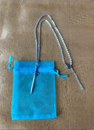 Collier Fantaisie épée argenté, état: Neuf sans étiquette, 8,50 €, 9,63 € Protection acheteurs incluse