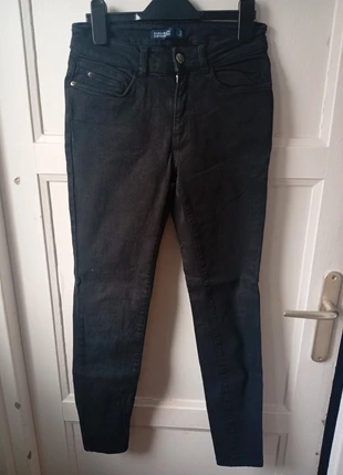 Jean femme slim – Noir – Zara Basic – Taille S 36 – Parfait état, merk: Zara, staat: Heel goed, maat: S / 36 / 8, € 14,00, € 15,40 inclusief Kopersbescherming