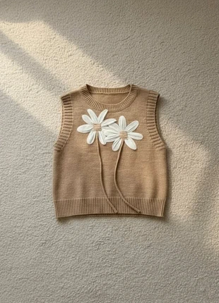 Pull sans manches beige fleurs 3D, marca: Eloane Paris, estado: Muito bom, tamanho: S / 36 / 8, €37.99, €40.59 inclui Proteção do Comprador