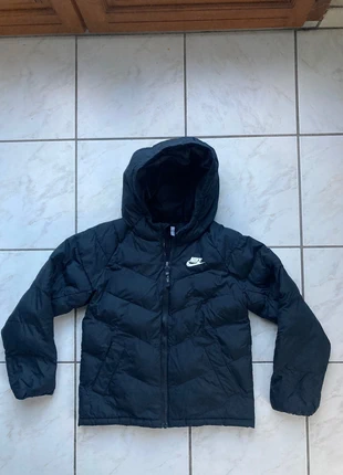 Doudoune nike taille M enfant couleur noir, marque: Nike, état: Très bon état, taille: 11 ans / 146 cm, 39,00 €, 41,65 € Protection acheteurs (Pro) incluse