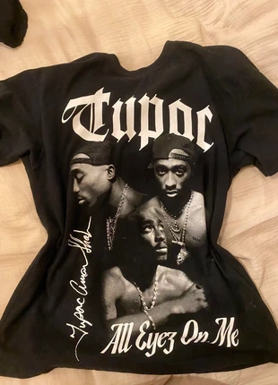 T-shirt tupac, marca: Pull & Bear, estado: Bueno, tamaño: S, 4,00 €, 4,90 € Protección al comprador incluida