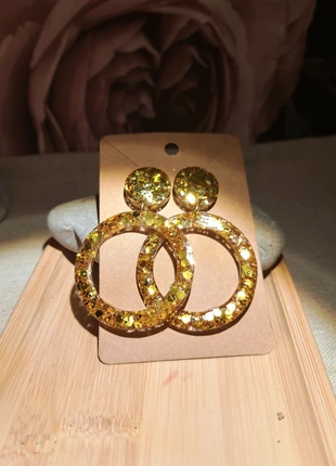 Boucles d'oreilles resine paillettes, marque: autres, état: Très bon état, 8,00 €, 9,10 € Protection acheteurs incluse
