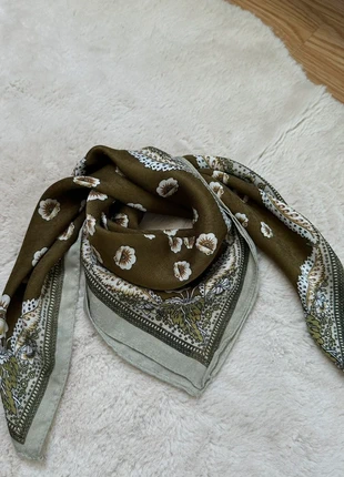 Foulard carré viscose imprimé, marca: Boutique Parisienne, estado: Muito bom, €9.90, €11.10 inclui Proteção do Comprador Pro