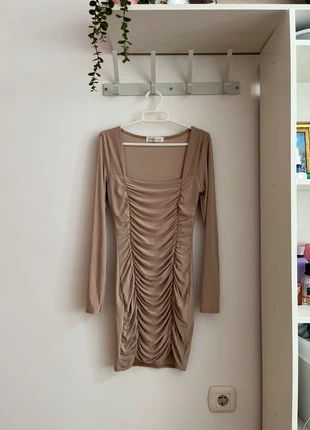 Vestido corto beige femme luxe, marque: Femme Luxe, état: Très bon état, taille: S / 36 / 8, 12,00 €, 13,30 € Protection acheteurs incluse