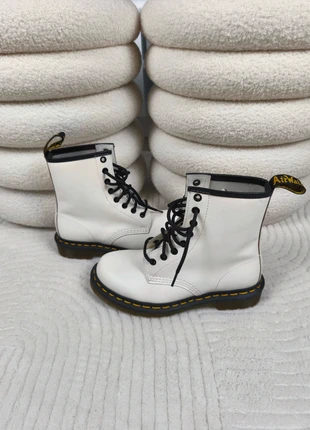 Bottes Dr. Martens blanches 1460 neuves (37), marca: Dr. Martens, estado: Novo sem etiquetas, tamanho: 37, €49.00, €52.15 inclui Proteção do Comprador