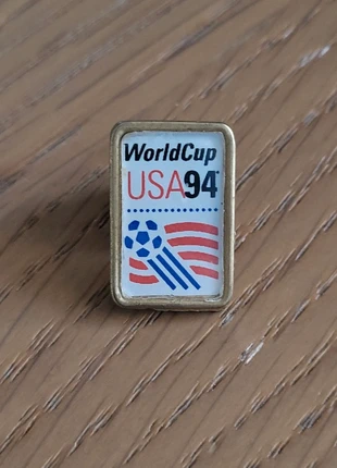 Spilla Ufficiale USA ’94: Il Cult Assoluto dei Mondiali, brand: Fifa World Cup, condizioni: Ottime, €4.00, €4.90 include la Protezione acquisti