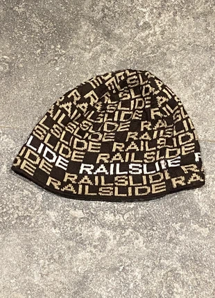 Bonnet y2k emo punk cyber grunge 2000s hip-hop Eisglies marron beige, brand: JNCO, condizioni: Ottime, taglia: Taglia unica, €30.00, €32.20 include la Protezione acquisti
