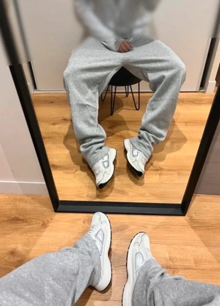 Jogging large coupe droite, marque: Neuf, état: Très bon état, taille: S, 26,00 €, 28,00 € Protection acheteurs incluse