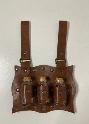 Sacoche à fioles en simili cuir marron style médiéval, marque: Cryptica, état: Neuf sans étiquette, 14,00 €, 15,40 € Protection acheteurs (Pro) incluse