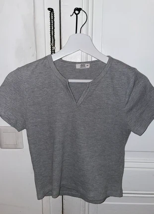 Top gris manches courtes à encolure, marca: Zara, estado: Muy bueno, tamaño: M / 38 / 10, 5,00 €, 5,95 € Protección al comprador incluida