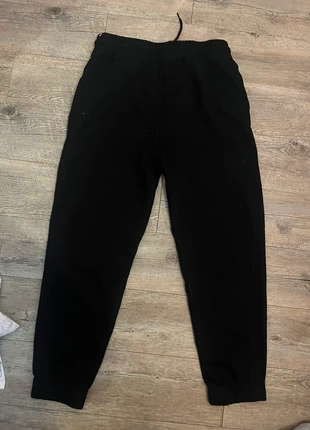 jogging noir, marke: Inconnu, zustand: Sehr gut, größe: M / 38 / 10, 5,00 €, 5,95 € inklusive Vinted-Käuferschutz