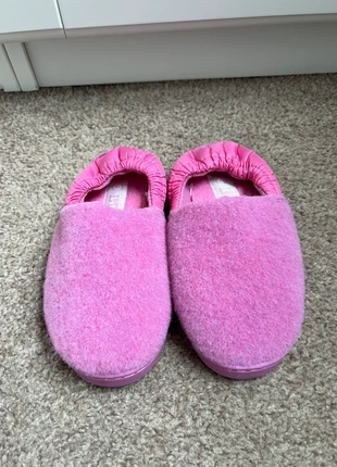Girl’s Pink Slippers, brand: Lily & Dan, condition: Very good, size: 10 child | EU 28, £3.50, £4.08 includes Buyer Protection