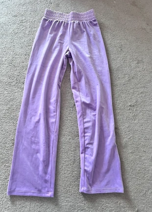 Pantalon velours Lila, marque: Tezenis, état: Neuf avec étiquette, taille: S / 36 / 8, 8,00 €, 9,10 € Protection acheteurs incluse