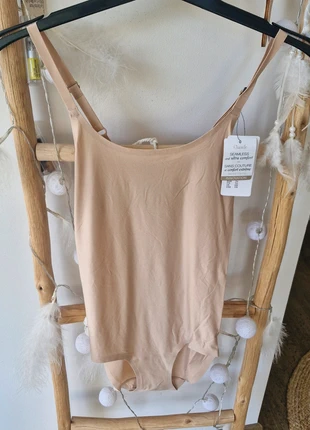 Body seconde peau Chantelle, marque: Chantelle, état: Neuf avec étiquette, taille: Taille unique, 10,00 €, 11,20 € Protection acheteurs incluse